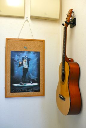 MJとアコギ.jpg